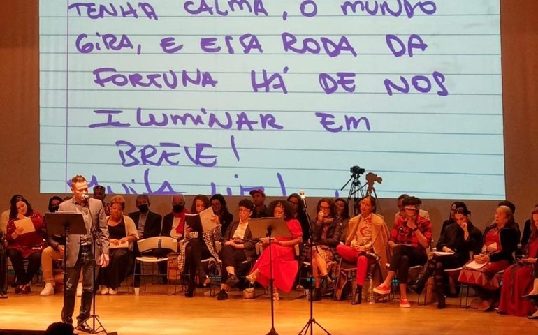 Emoção marca lançamento de “Querido, Lula”, livro que reúne cartas escritas ao ex-presidente no período da prisão