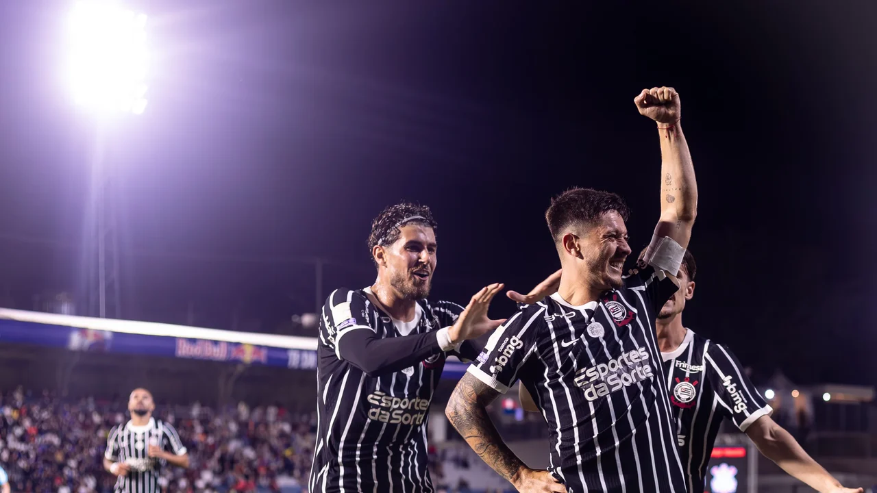 Corinthians tropeça em casa e perde para o Cruzeiro no Brasileirão