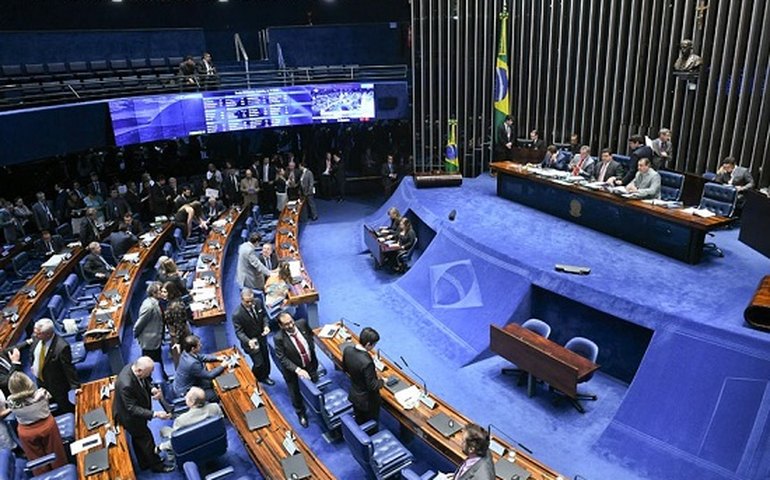Senado pauta para quinta PL que limita juro do cheque especial e do cartão