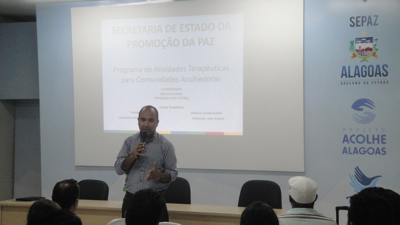 Técnicos de comunidades acolhedoras recebem capacitação em programa de atividades terapêuticas