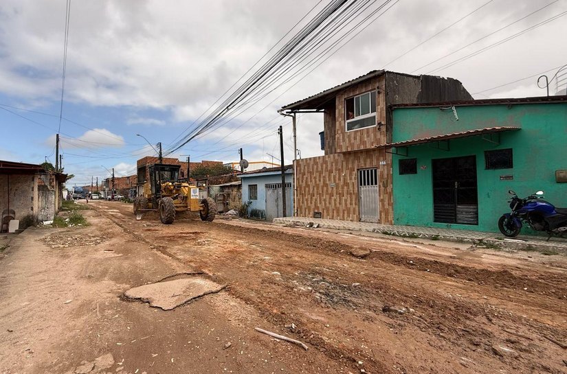 Prefeitura amplia frentes de pavimentação na parte alta de Maceió