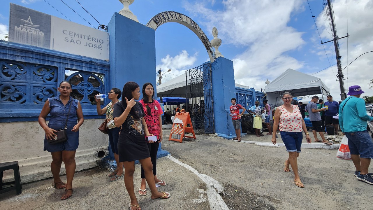 Cemitérios de Maceió terão programação religiosa durante o Dia de Finados