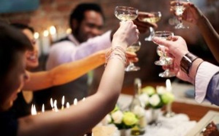 Festas: hidratação e boa alimentação reduzem efeitos da ressaca