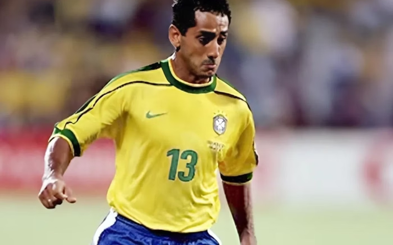 Morre Zé Carlos, ex-lateral da Seleção Brasileira, aos 56 anos