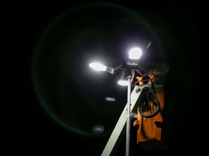 Mais de 500 novas luminárias são instaladas esta semana