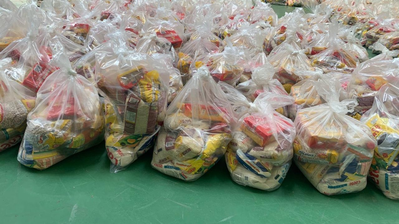Prefeitura de Traipu distribui mais de 900 kits de merenda escolar para alunos da rede municipal de ensino