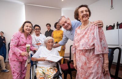 Secdef reúne mulheres idosas e homenageia centenárias em encontro estadual