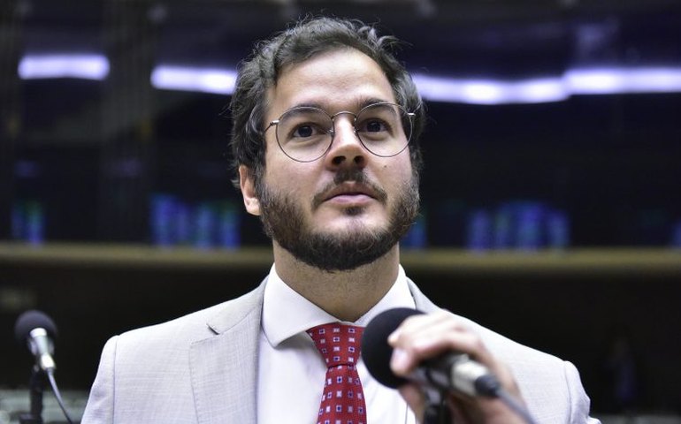 Mercado de trabalho para migrantes e refugiados é tema de audiência nesta quinta