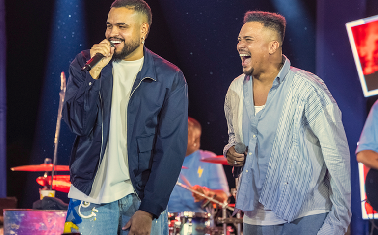 Yan relança “Fica Com Deus” ao lado do Sorriso Maroto em versão emocionante