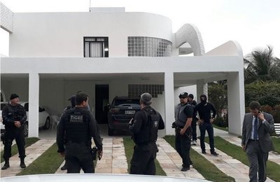 Ex-prefeitos são alvo de operação do Gecoc em Maceió e Arapiraca