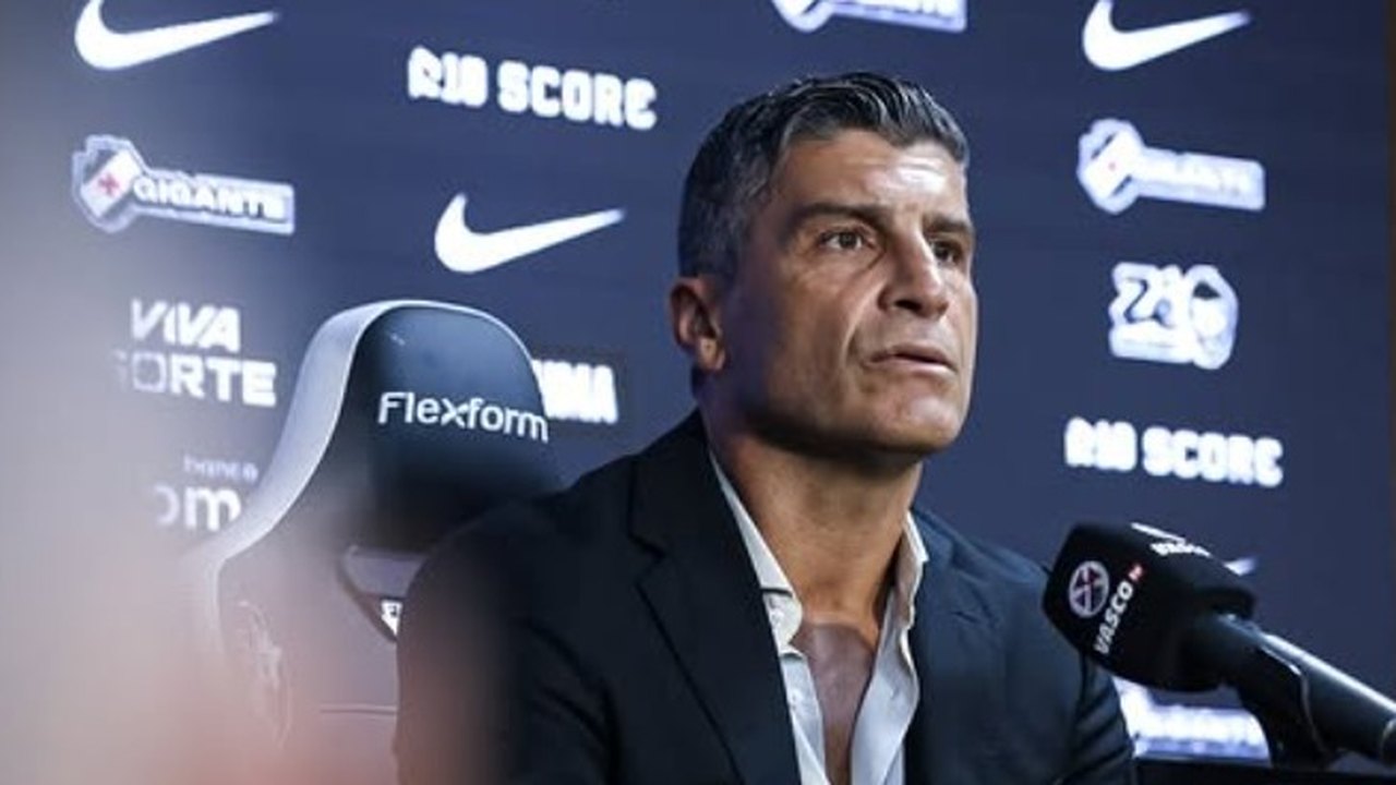 Novo técnico cita Abel e diz que quer conquistar torcida do Vasco 'na base do trabalho'