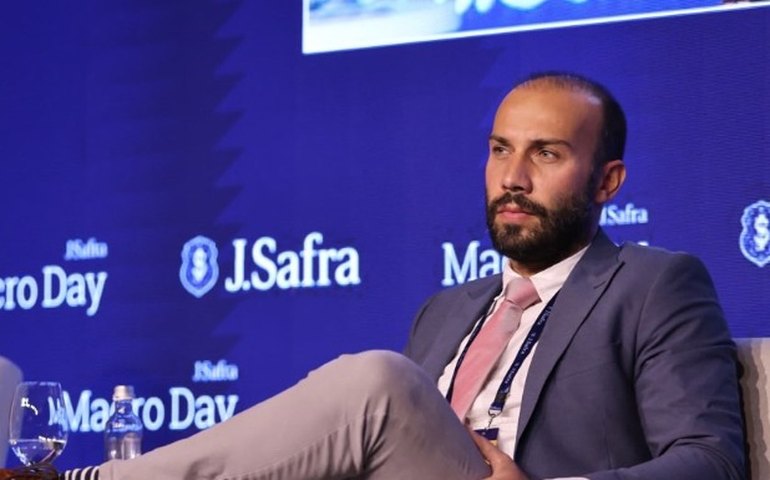 Andrei Roman diz que bolsonarismo prefere desacreditar pesquisa a enfrentar dados