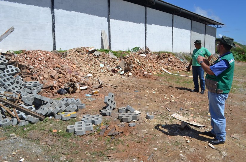 Empresa é autuada por armazenamento irregular de metralha