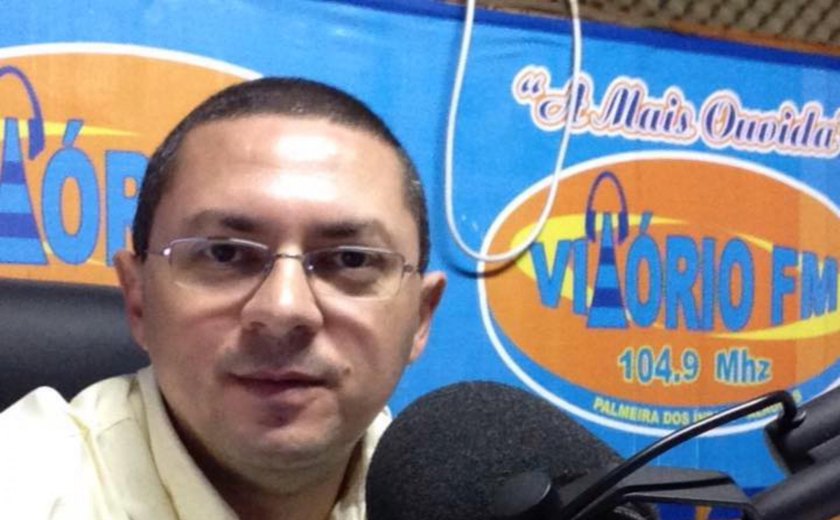 [Ouça o áudio] Radialista diz que &#8220;sogro de prefeito manda na prefeitura de Palmeira&#8221; e recomenda: &#8220;Pague o povo!&#8221;