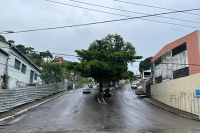 Ladeira José Cardoso é reaberta após conclusão de medidas preventivas