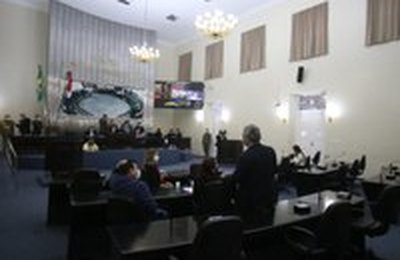 Deputados aprovam reajuste dos subsídios de servidores públicos estaduais