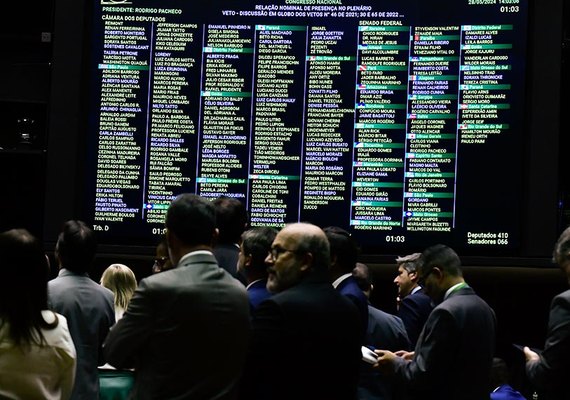 Mantido veto de Bolsonaro à criminalização de “fake news”