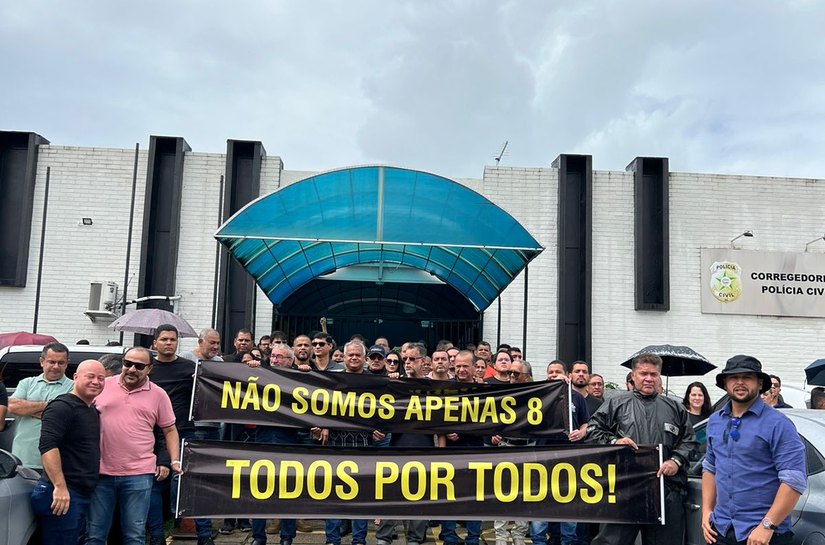 Policiais civis fazem ato de solidariedade contra a perseguição de colegas