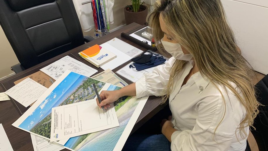 Prefeita Emanuella libera construção de hotel que vai gerar empregos no Litoral Norte