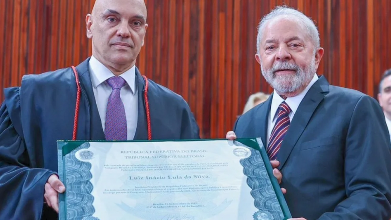 Moraes diz que diploma entregue a Lula e Alckmin expressa vontade das urnas
