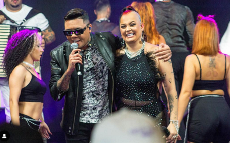 Em nova fase, MC Mari sobe single com Felipe Araújo