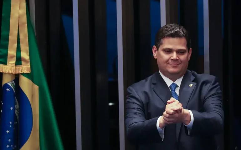 Em resposta a Messias, Alcolumbre afirma que Senado seguirá rito constitucional para análise de indicação ao STF