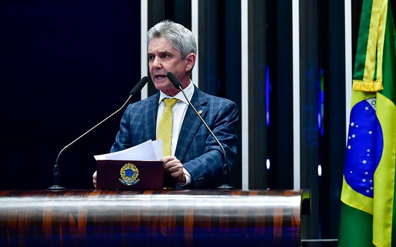 Bagattoli critica recepção a Nicolás Maduro