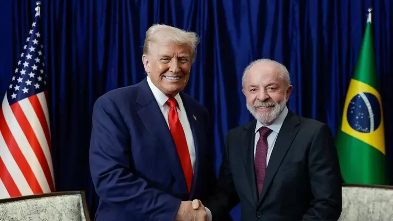 EUA confirmam tarifaço de 25% contra Brasil por PIX; Lula culpa Bolsonaro