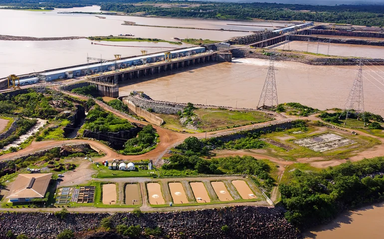 Após duas semanas sem gerar energia, usina de Santo Antônio é religada