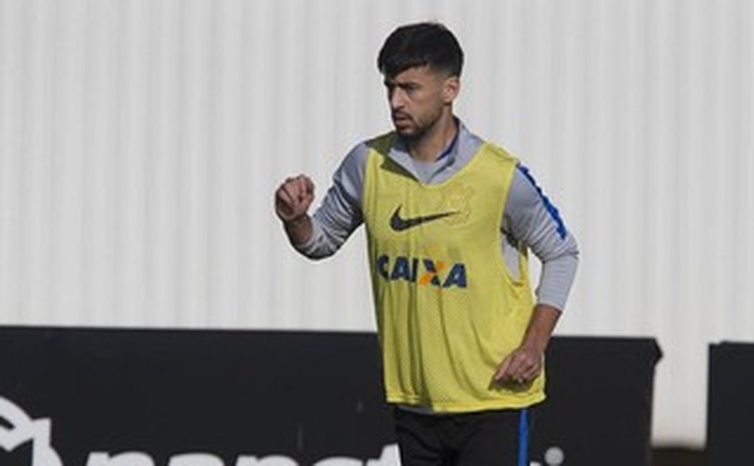 Com chance no colo, Camacho quer dar ritmo ao Corinthians no Brasileiro