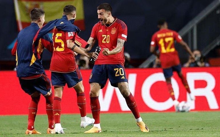 Espanha bate Itália no fim e decide Liga das Nações com Croácia em jogo que promete muitos gols