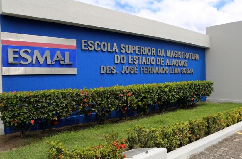 Alunos atendidos pelo PCJE conhecem Museu da Justiça do Trabalho