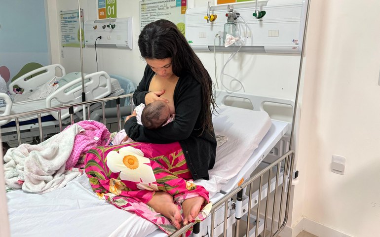 Agosto Dourado: pediatra do Hospital da Criança ressalta importância do aleitamento materno