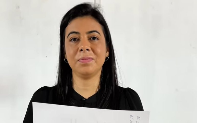 Vereadora de Canapi denuncia censura durante sessão sobre reajuste da educação: “Puro coronelismo”