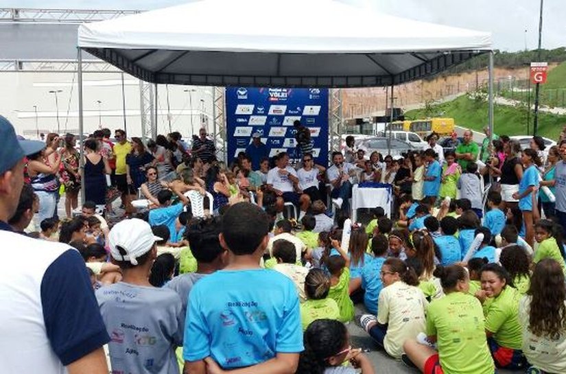 Crianças coruripenses participam do 1º Festival de Voleibol Mirim de Alagoas
