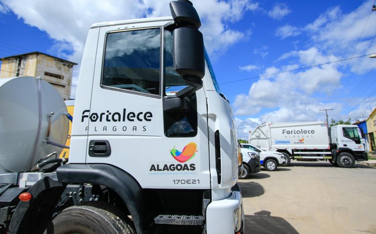 Moradores de Major Isidoro recebem benefícios de programas do Governo de Alagoas