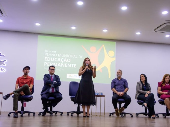 Compromisso com a qualidade: Arapiraca apresenta Plano de Educação Permanente do SUAS