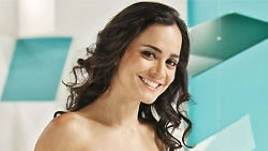 Alice Braga inicia carreira como produtora