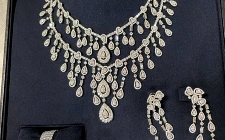 PF faz busca pessoal em investigação sobre desvio de joias