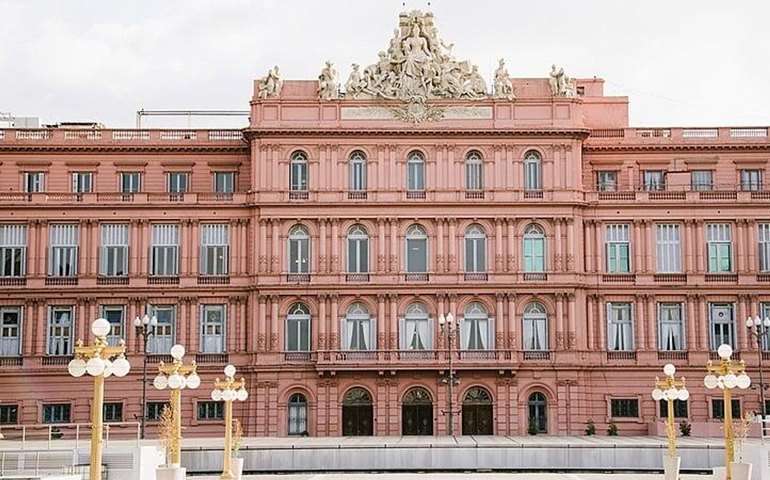 Argentina: deputados autorizam Milei a solicitar novo empréstimo ao FMI sem saber condição e valores