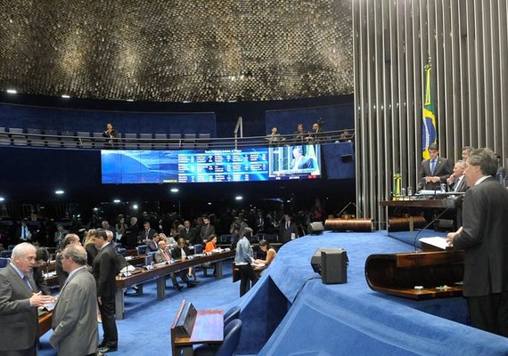 Senadores debatem novo regime fiscal estabelecido pela PEC do Teto de Gastos