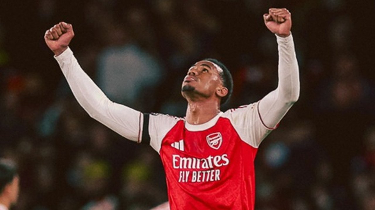 Arsenal conquista a Premier League após 22 anos e encerra longo jejum