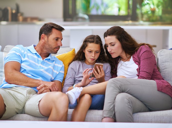 Educação digital e diálogo ajudam na proteção de crianças e adolescentes no uso das tecnologias