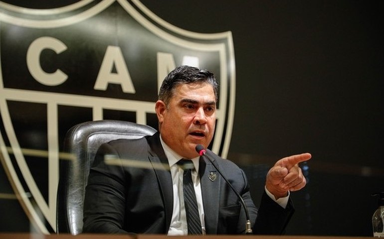 Ex-presidente do Atlético-MG detona Coudet após eliminação na Copa do Brasil