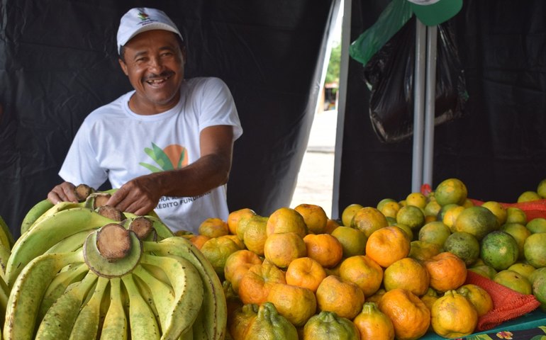 Iteral promove a primeira feira livre no município de Coqueiro Seco