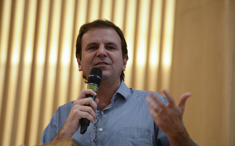 Prefeito Eduardo Paes anuncia que jogo da NFL que seria em São Paulo em 2026 acontecerá no Rio