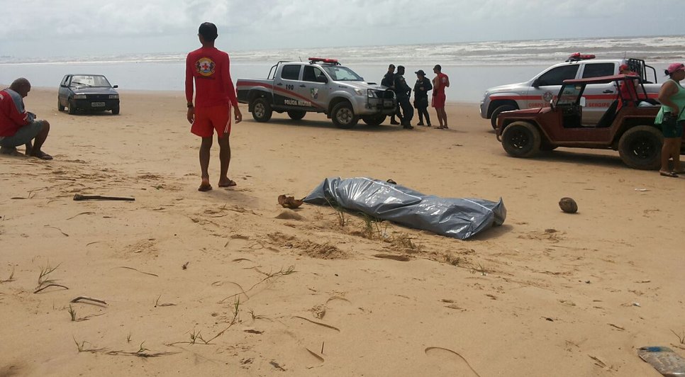 Corpo encontrado pescador Praia da COsta