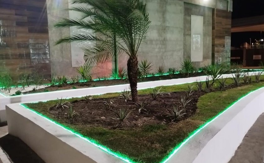 Iluminação cênica é instalada em obra de revitalização do viaduto de Jacarecica