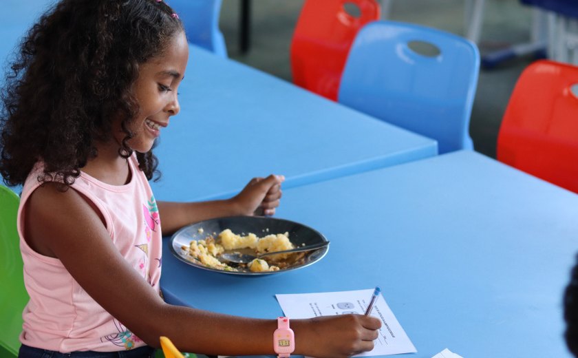 Estudantes da Escola Municipal Olavo Bilac participam de teste de aceitabilidade com carne suína