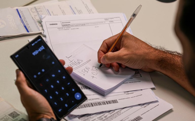 Com precatórios, governo tem maior déficit para meses de março